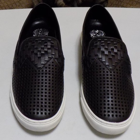 vince camuto bristie sneaker